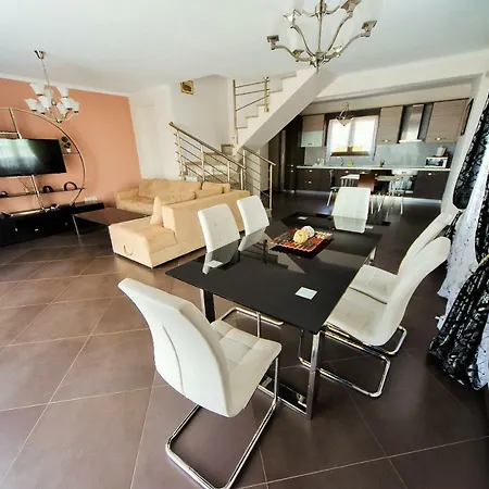 Villas * Chaniotis