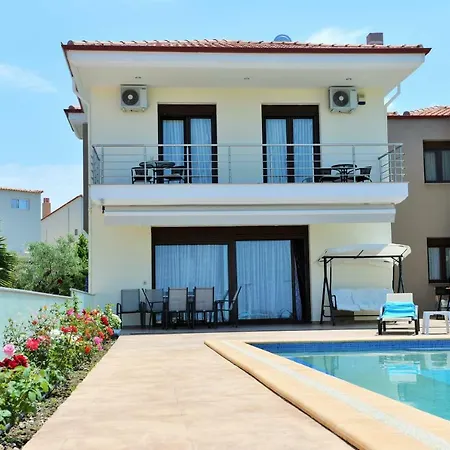 Villas *